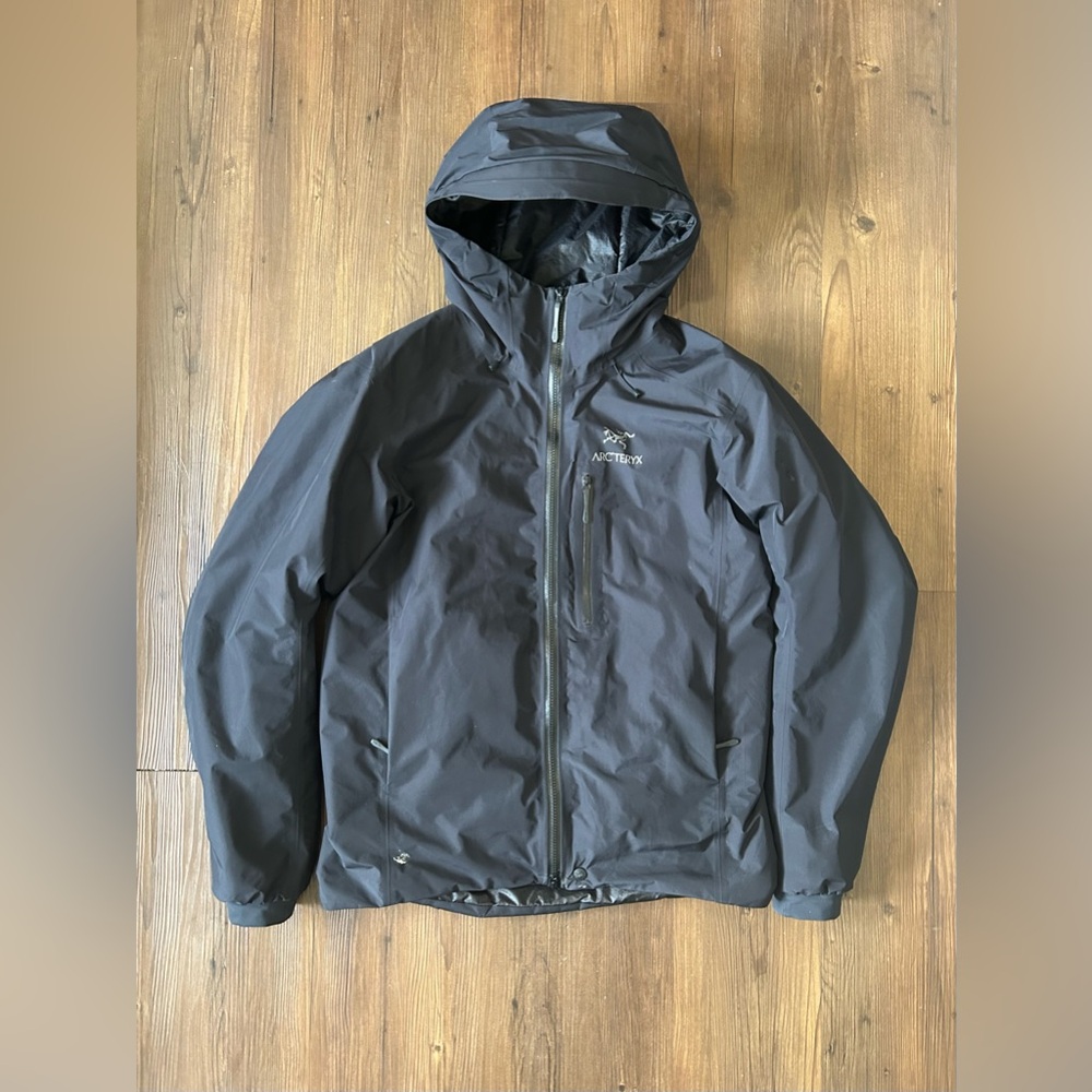 (SOLD) Arc’teryx 07T-0992006 Black Jacket